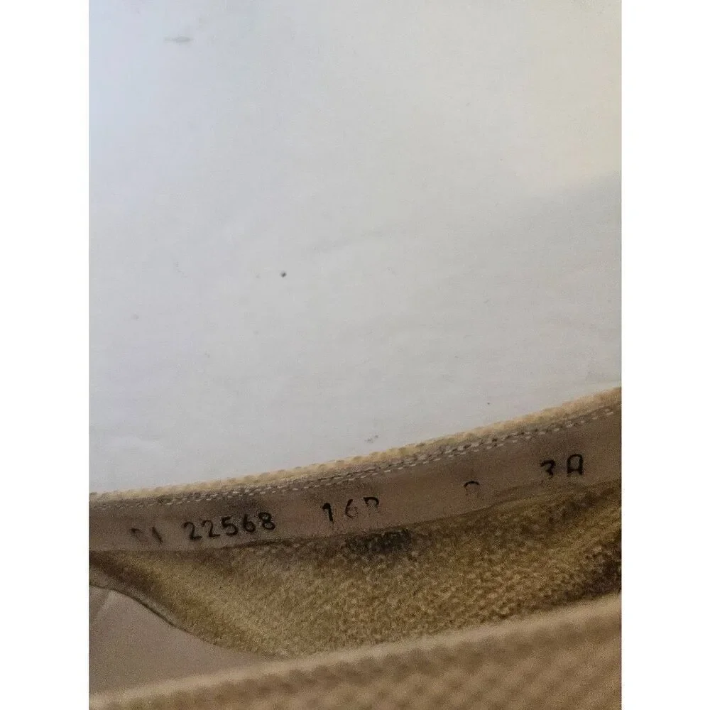 Salvatore Ferragamo cream colored slip on flats. Size 8 Narrow. - Picture 8 of 8